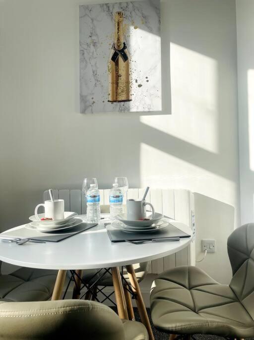 Apartment #2bs 1 Bed Serviced *