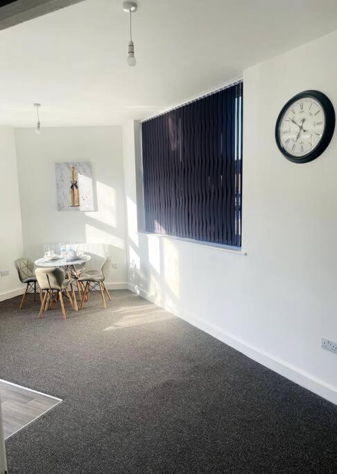 #2bs 1 Bed Serviced * Derby